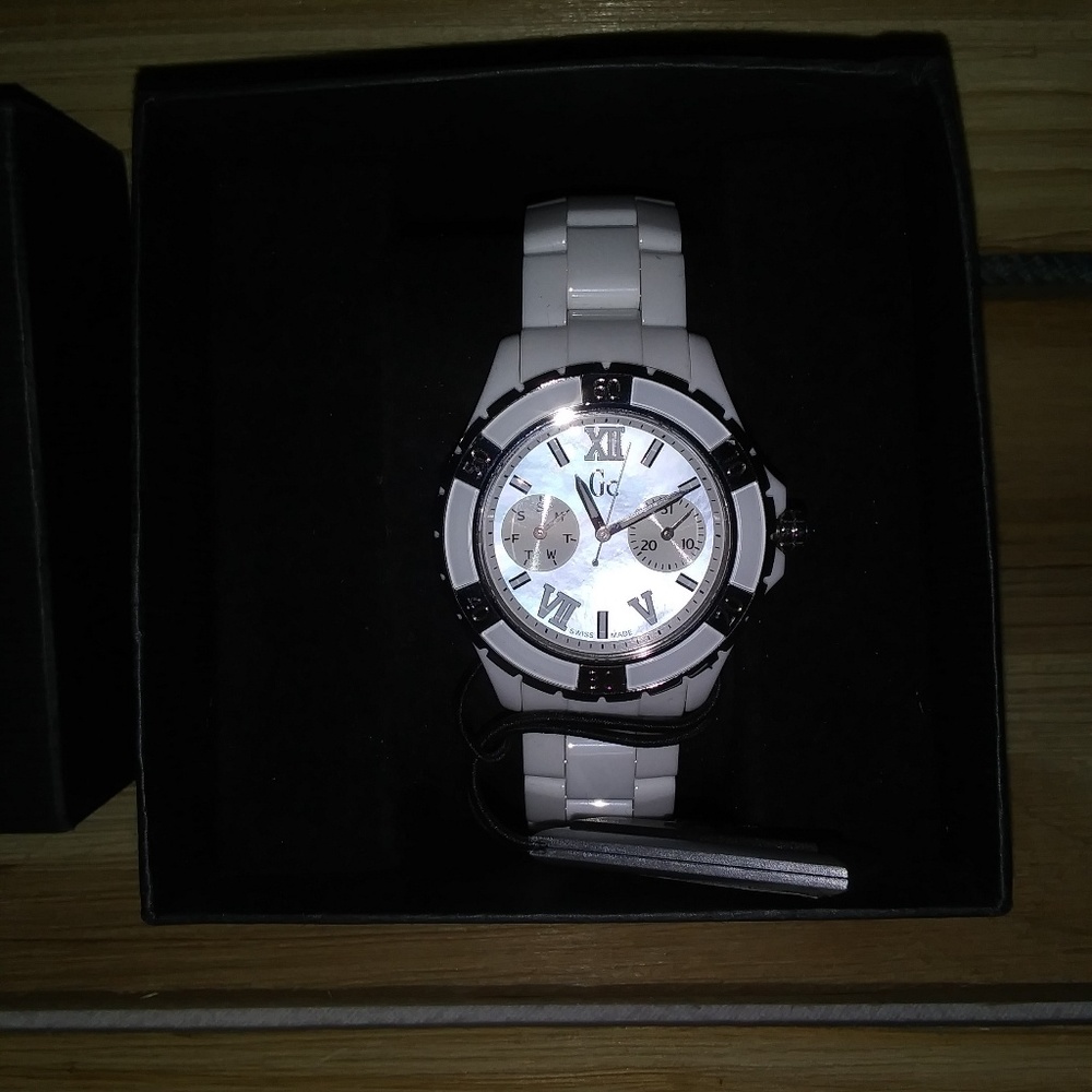 GUESS Collection watch - Picture 2 of 4